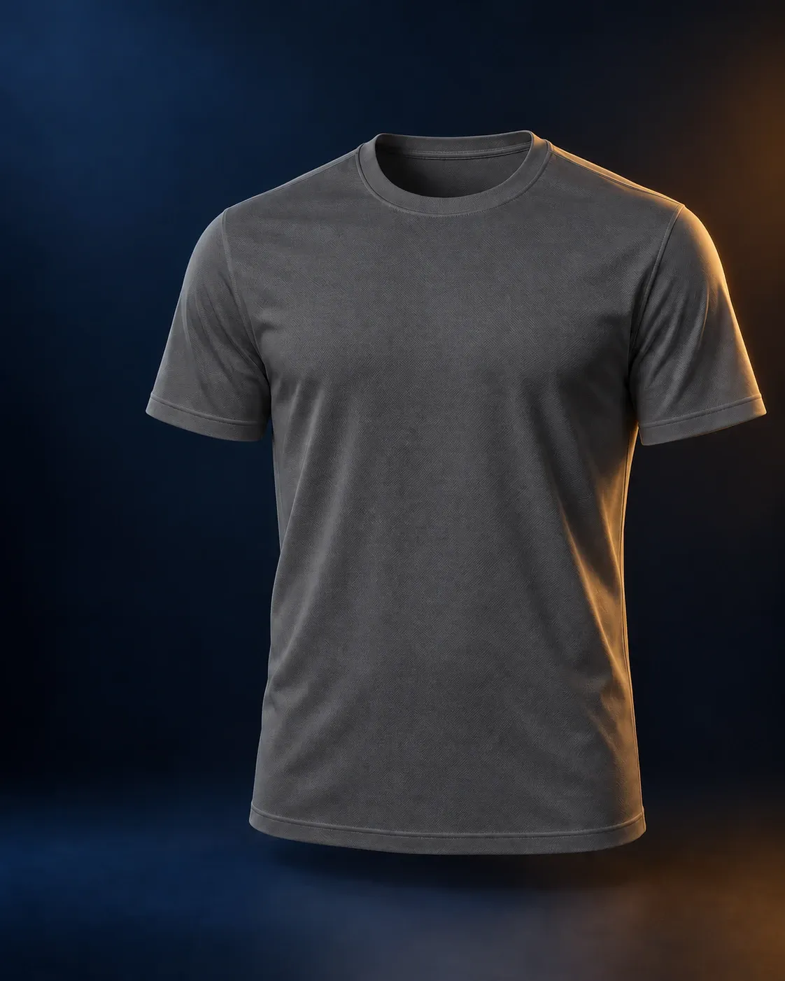 Camisa lisa cinza chumbo de gola redonda e manga curta, vista de frente